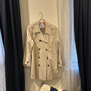 Cream Trench Coat with Double-Breasted Style and Wide Lapel Collar